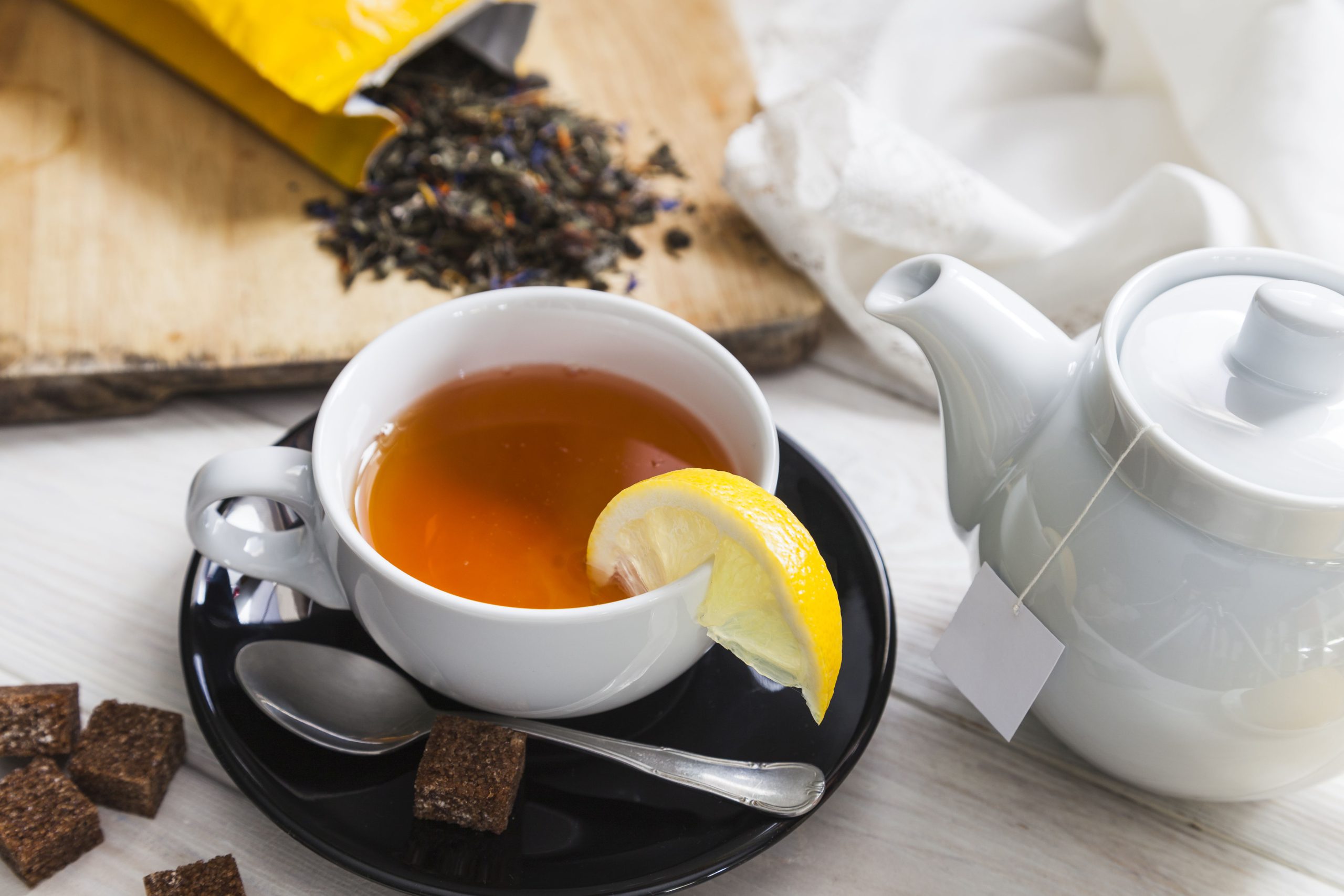 Jak pić herbatę – poradnik dla miłośników